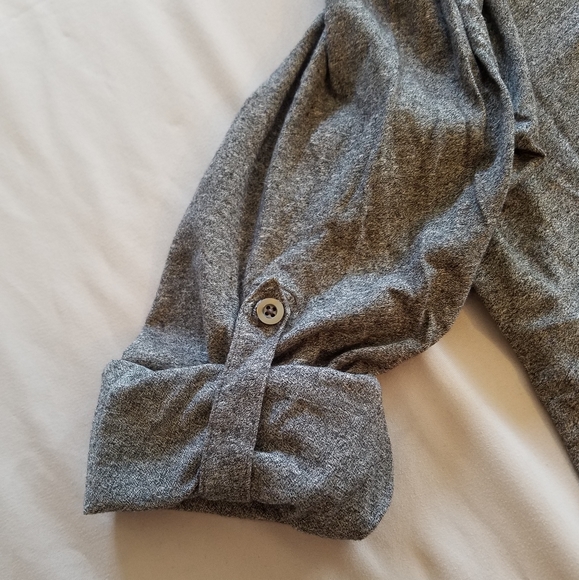 H&M long sleeve gray t-shirt - Picture 3 of 4